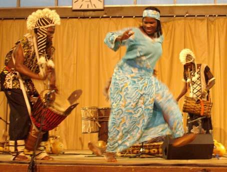 موسيقى إفريقية على مسرح الدراما 
