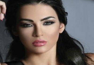 اللبنانية قمر: لا أهتم بكلام هيفاء وهبي