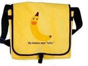 السلطات القطرية تحقق في صورة "موزة" على الحقائب المدرسية!