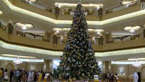 شجرة "كريسماس" بأبوظبي بكلفة 11 مليون دولار