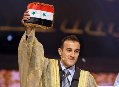 العرب يبايعون السوري حسن بعيتي أميراً للشعراء 