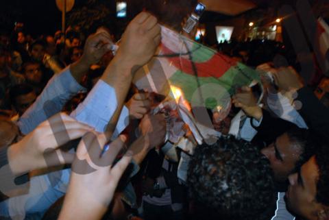 نجوم مصر ينجون من موت محقق على أيدي الجماهير الجزائرية!!!!!... 