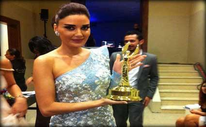 سيرين عبد النور سعيدة بجائزة أفضل ممثلة